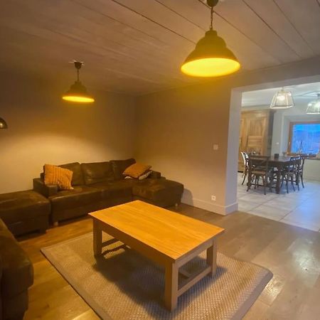 Logement Dans Maison + Exterieur Orchamps-Vennes Exterior photo